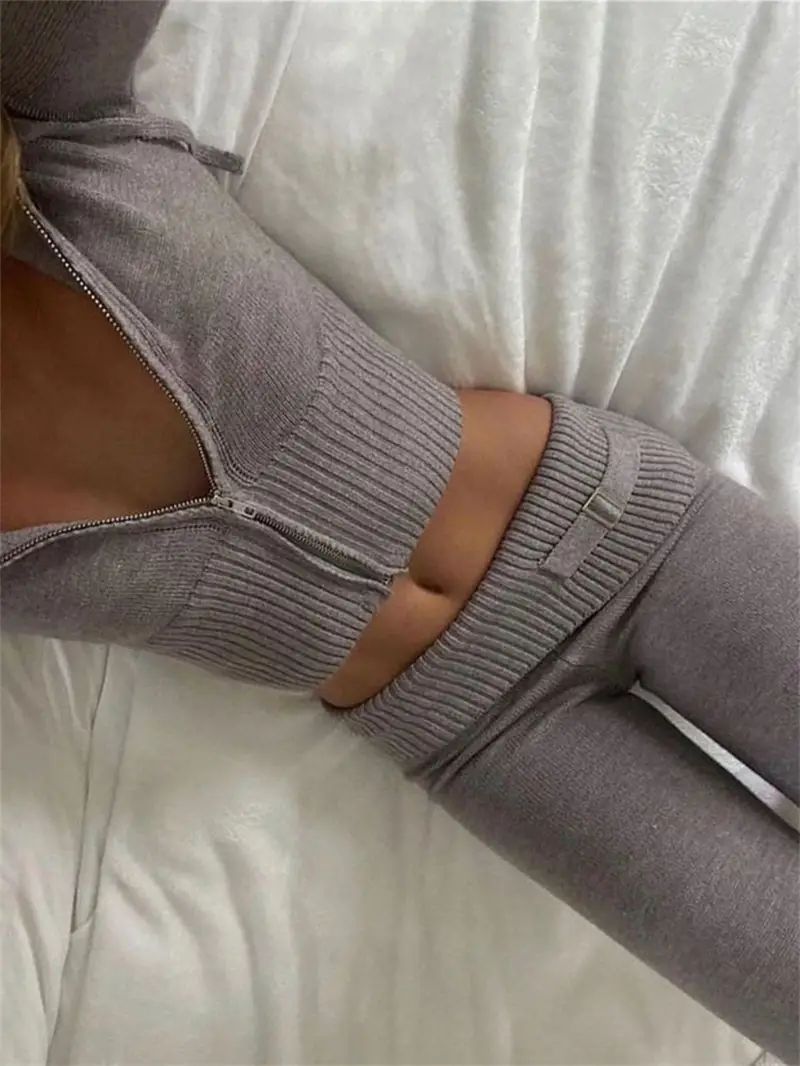 Celestia | Strickset mit Reißverschluss und Kapuze für einen stilvollen Look