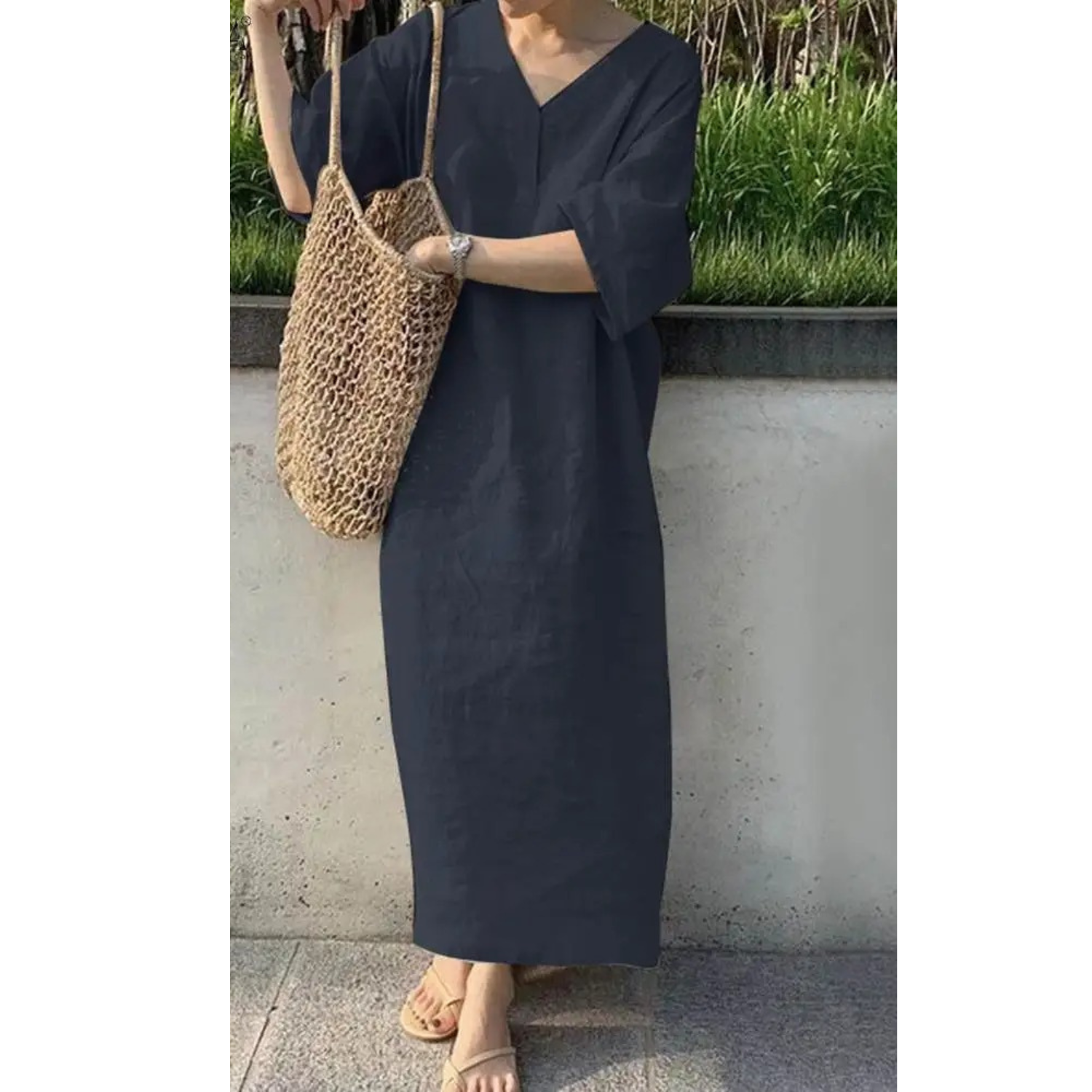 VIDA elegantes einfaches Leinenkleid mit V-Ausschnitt