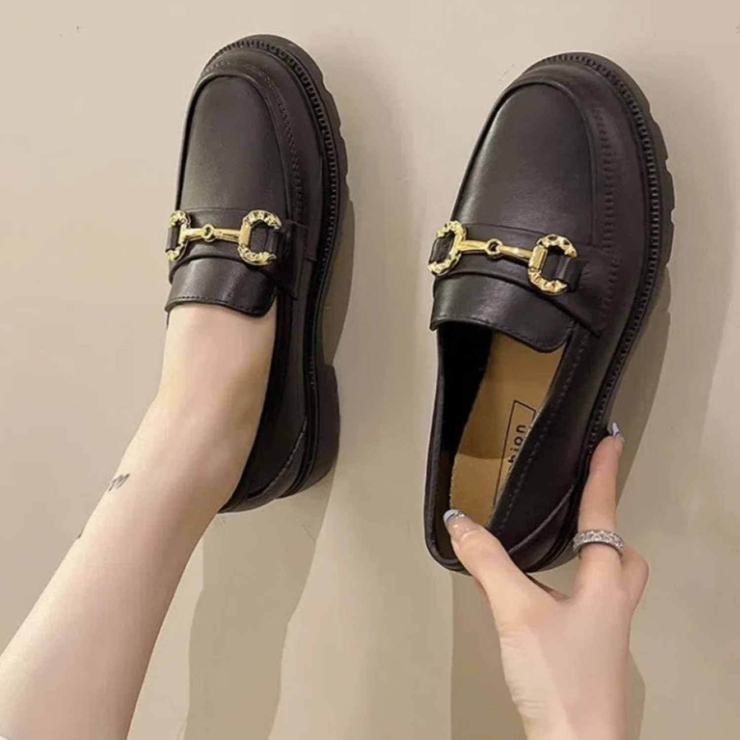 VIDA Khaki Weiß Schwarz Schnalle Damen Loafer