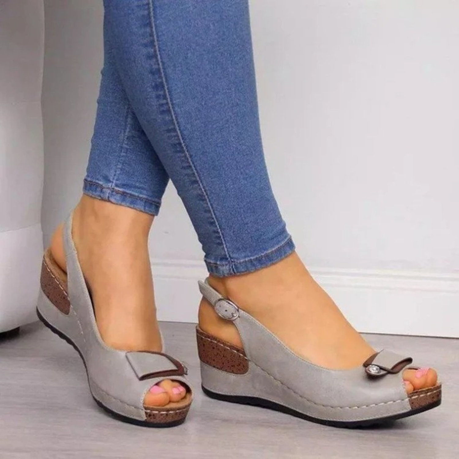 VIDA Damen Sandalen mit metallischem Knopfdetail