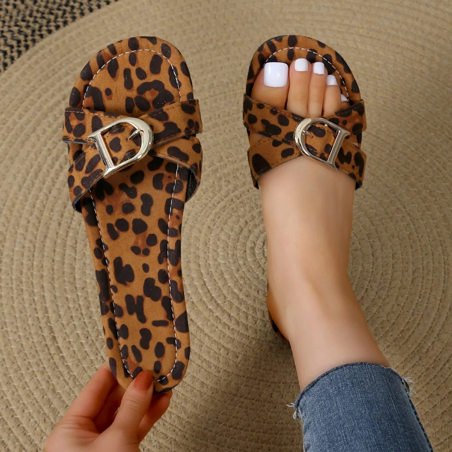 VIDA Damen Pantoletten mit Zebra-Leopardenmuster und Schnalle
