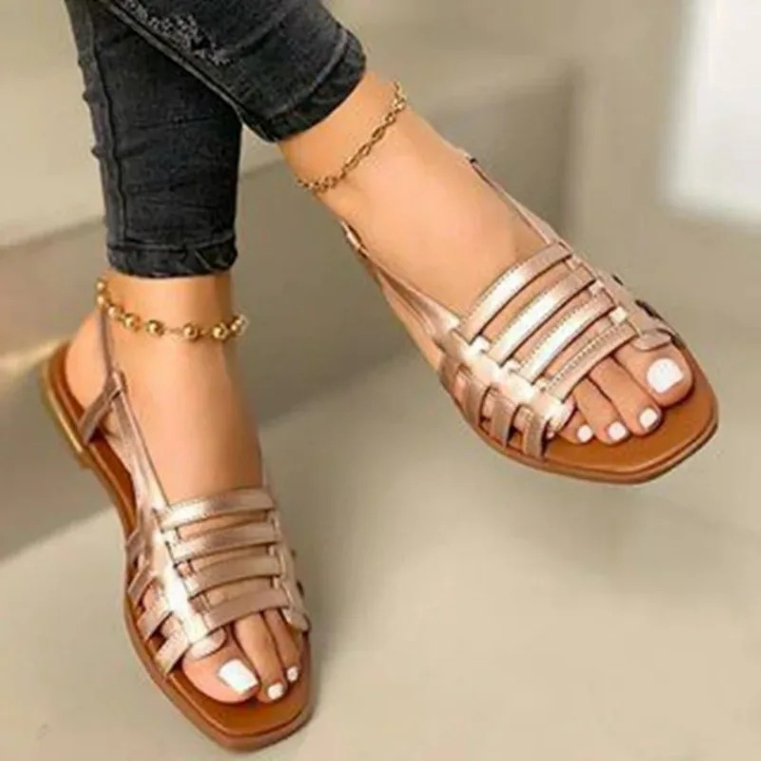 VIDA Damen Sandalen mit flacher Sohle und Riemendetail