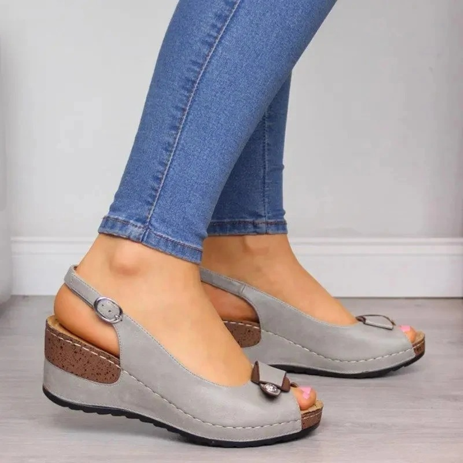 VIDA Damen Sandalen mit metallischem Knopfdetail