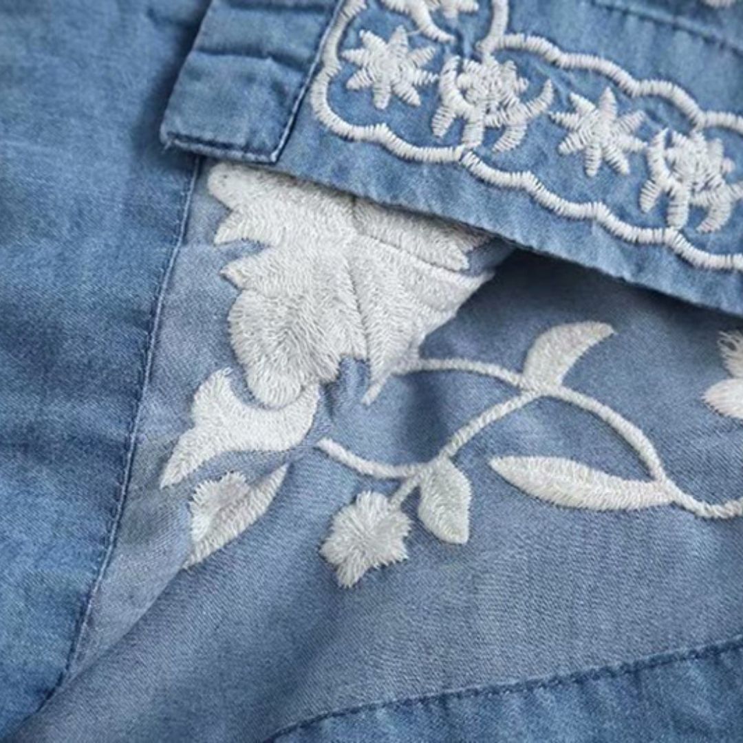 Zephyr | Bestickte Blumenbluse mit Knopfleiste