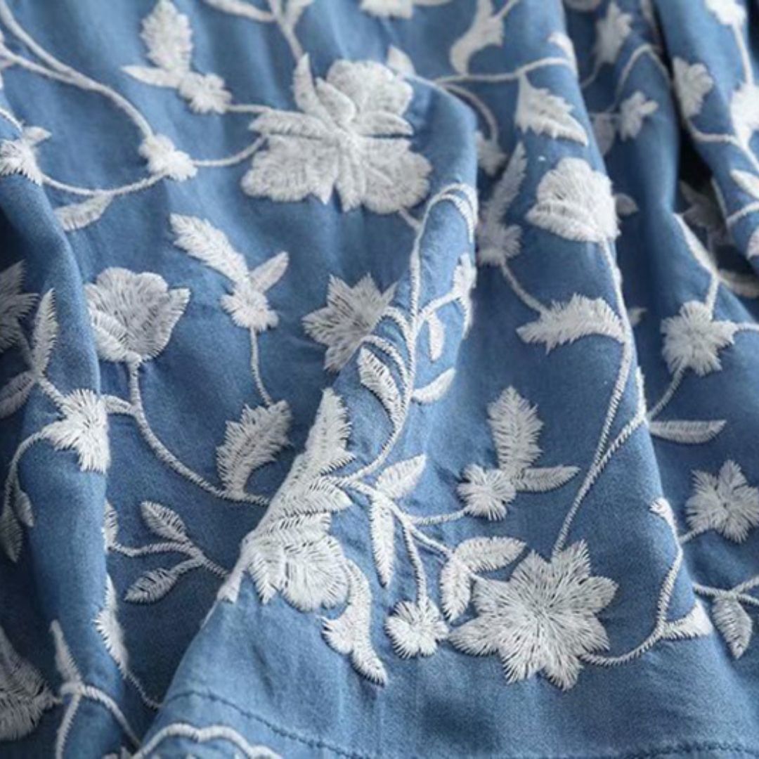 Zephyr | Bestickte Blumenbluse mit Knopfleiste