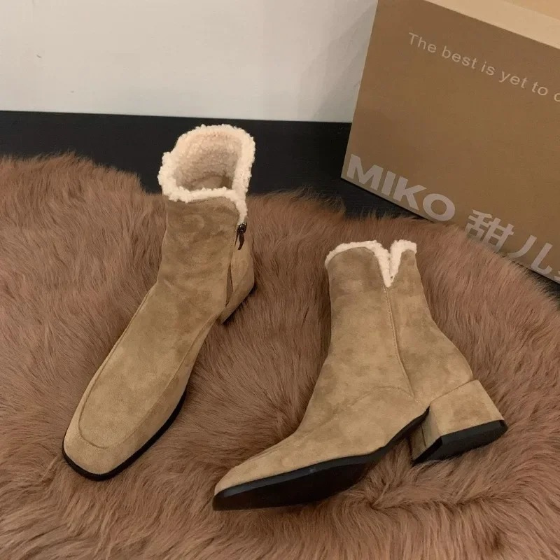 Elvorna - Damen Stiefeletten mit Warmem Futter und Blockabsatz, Winterdesign