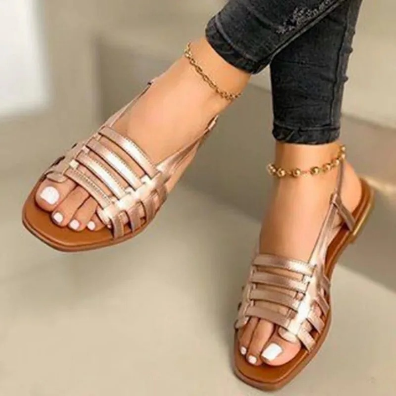 VIDA Damen Sandalen mit flacher Sohle und Riemendetail