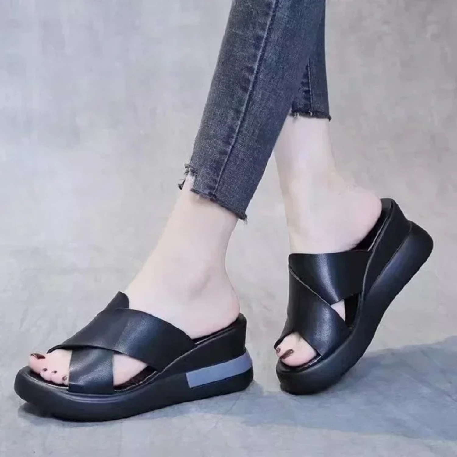 VIDA Plateau-Sandalen im Retro-Stil mit Keilabsatz aus Leder