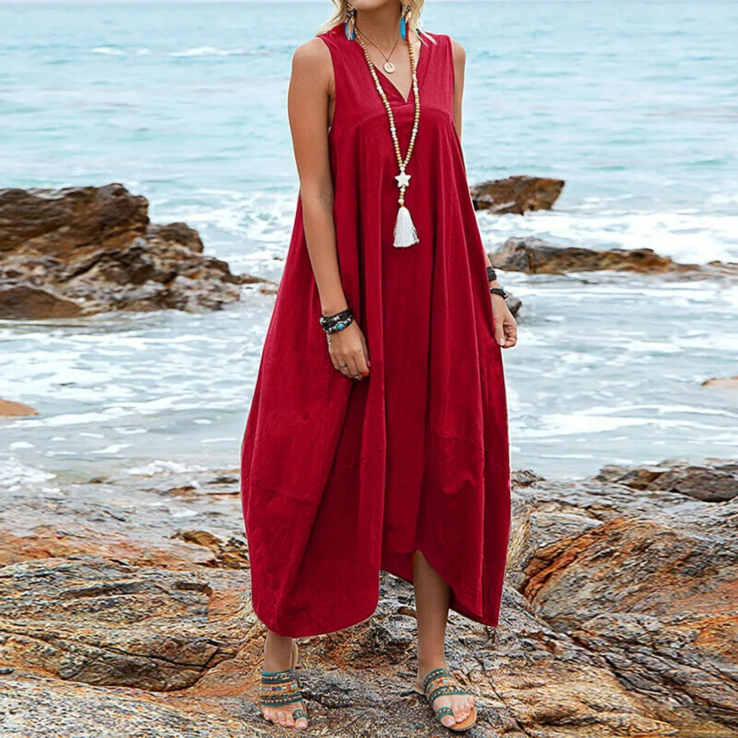 VIDA Schwarzes Leinenkleid mit V-Ausschnitt