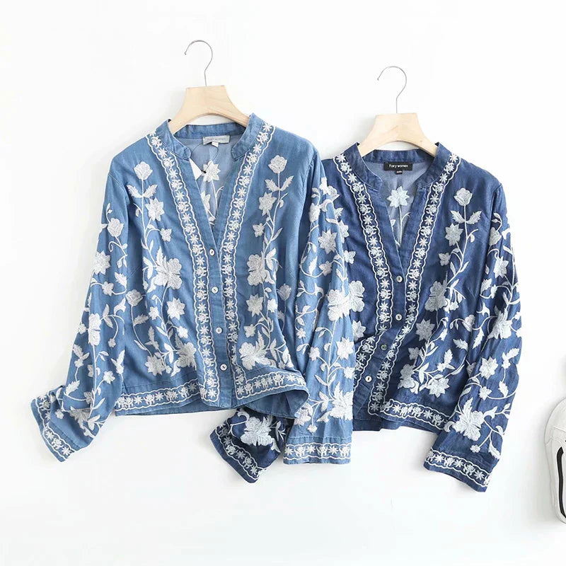 Zephyr | Bestickte Blumenbluse mit Knopfleiste