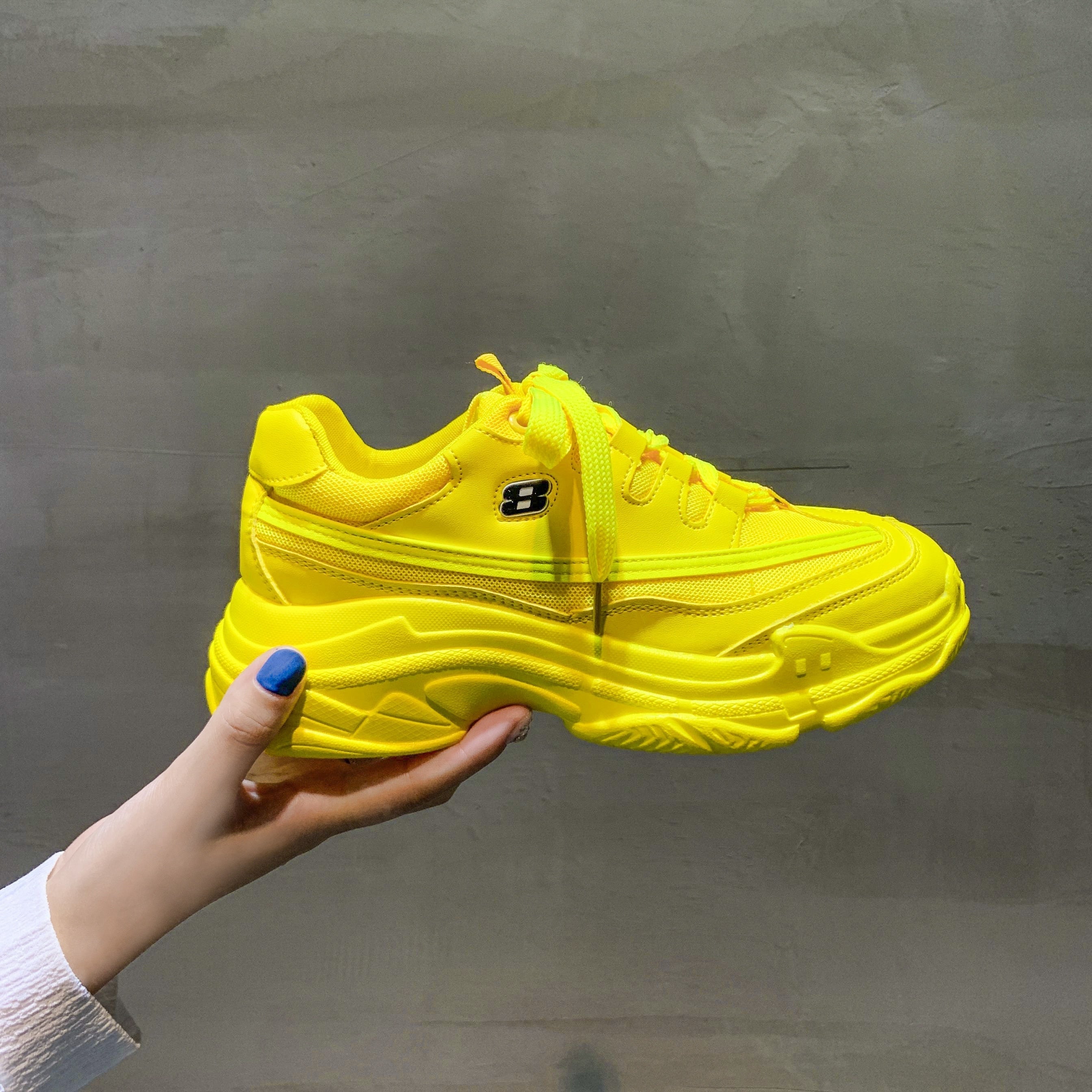 Birdy - Stylische Damen Neon-Sneaker