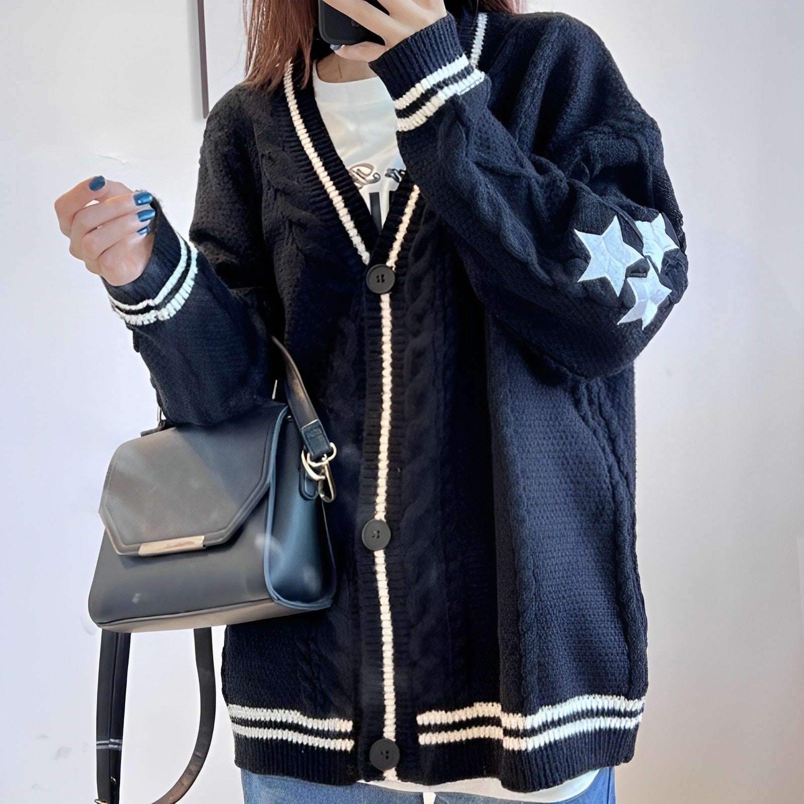 Celestia | Strickjacke mit Wärmender Eleganz und Sternenstickerei für Damen