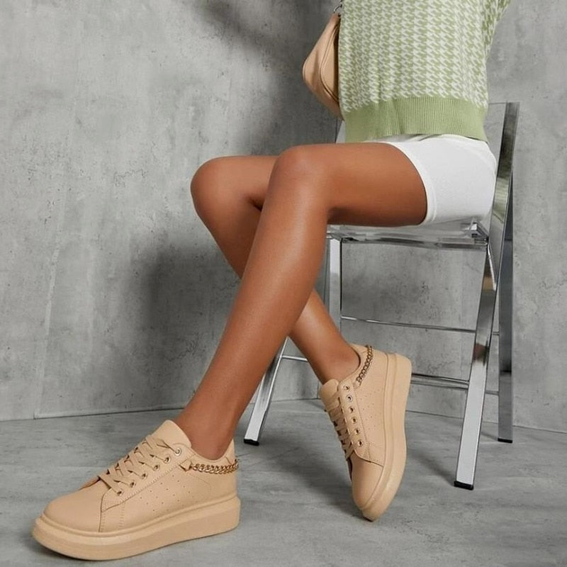Fifi - Lässige Sneaker mit Kette