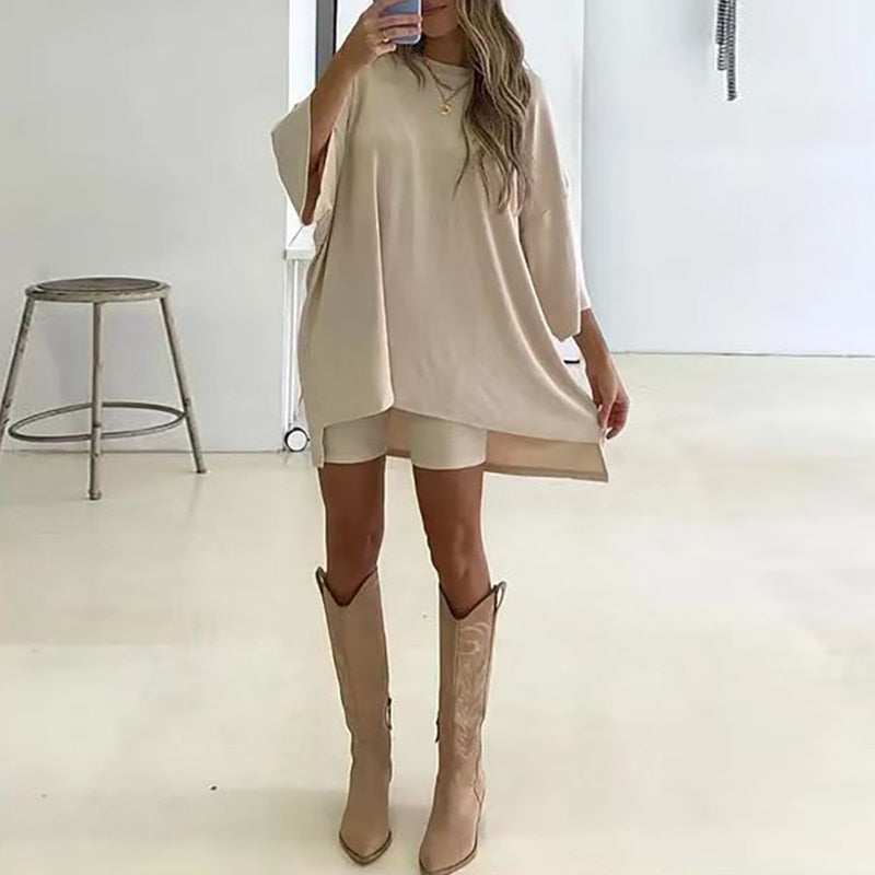 Livia | Streetwear-Set mit Bequemen T-Shirt und Trendigen Skinny Shorts für Damen