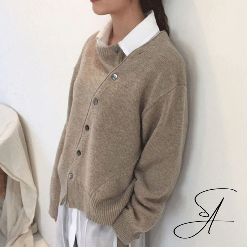 Livia | Wickel-Cardigan mit Asymmetrischen Knopfdetails und Komfortablem Material für Frauen
