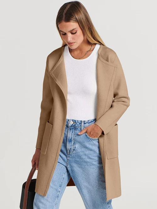 Viviana | Jacke mit Elegantem Blazerkragen und Praktischen Taschen für Frauen