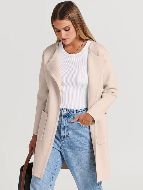Viviana | Jacke mit Elegantem Blazerkragen und Praktischen Taschen für Frauen