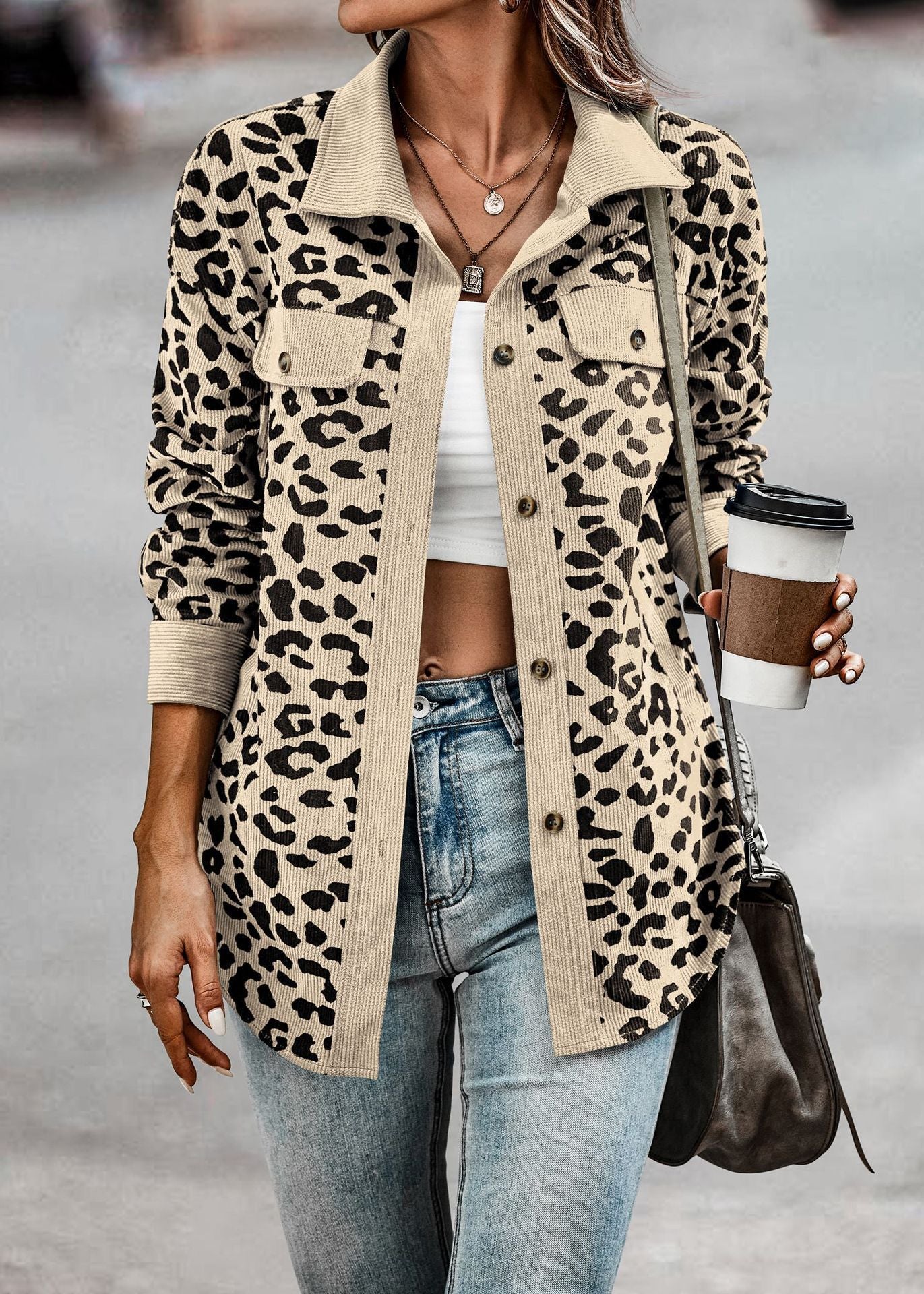 Liora | Jacke mit Ungezähmtem Leopardenmuster und Stilvollem Design für Frauen