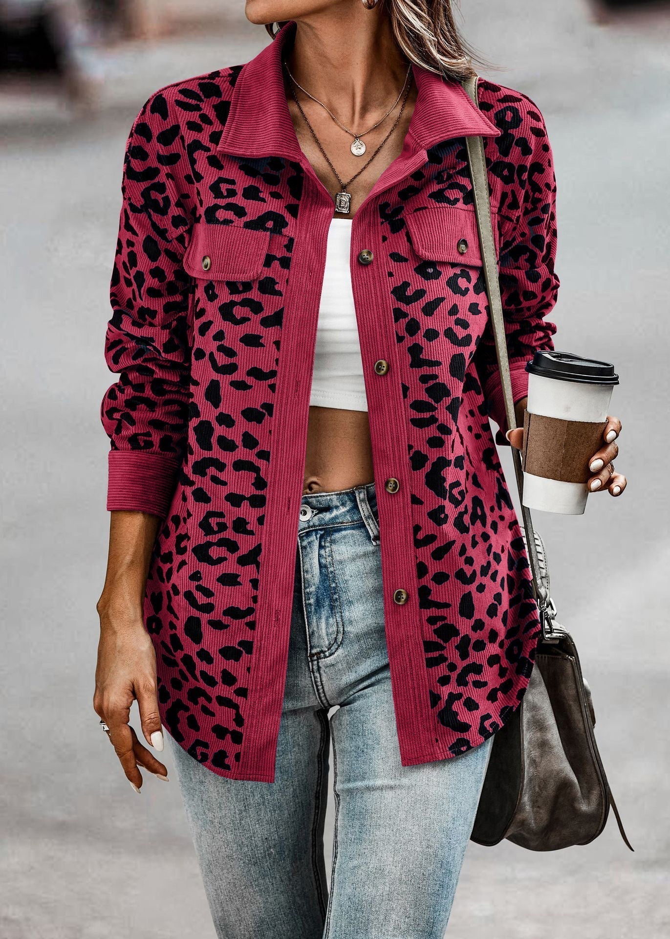 Liora | Jacke mit Ungezähmtem Leopardenmuster und Stilvollem Design für Frauen