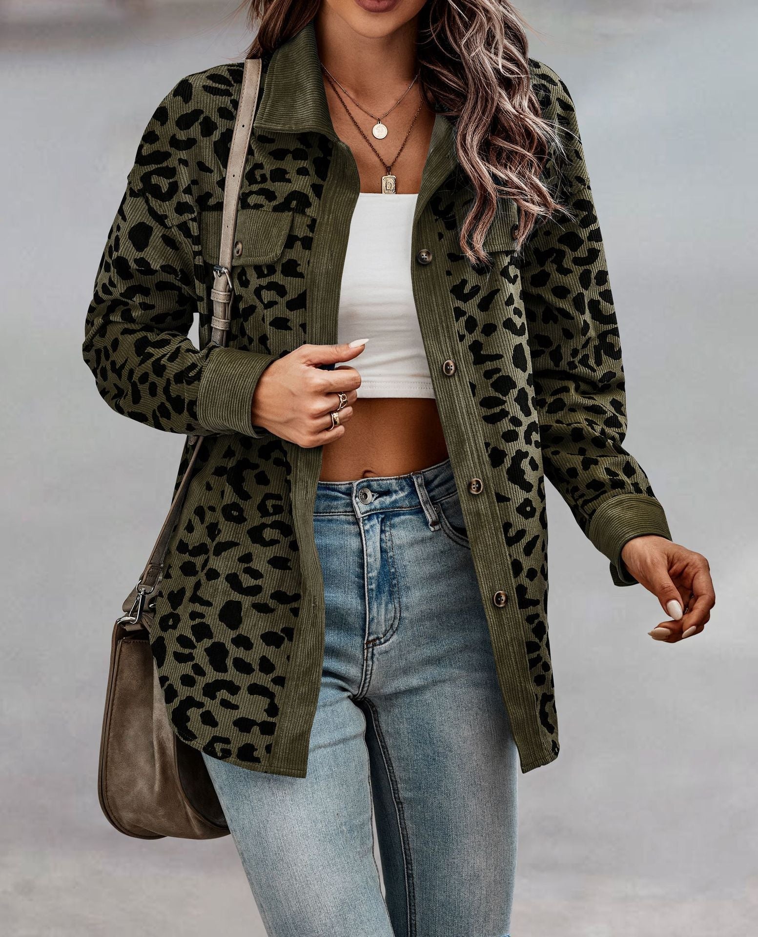 Liora | Jacke mit Ungezähmtem Leopardenmuster und Stilvollem Design für Frauen