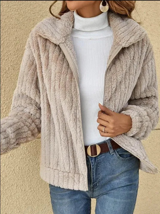 Aurora | Reißverschlussmantel mit elegantem Design und hochwertigem Stoff für Frauen