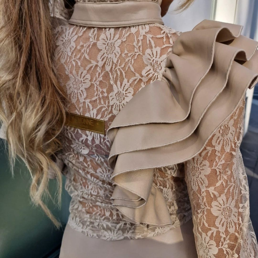 Liora | Spitzentop aus Leder mit Eleganten Rüschen für Damen