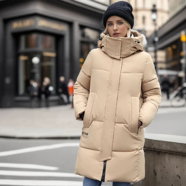 Livia | Langer Mantel mit Wasserdichtem Material und Modischem Design für Frauen