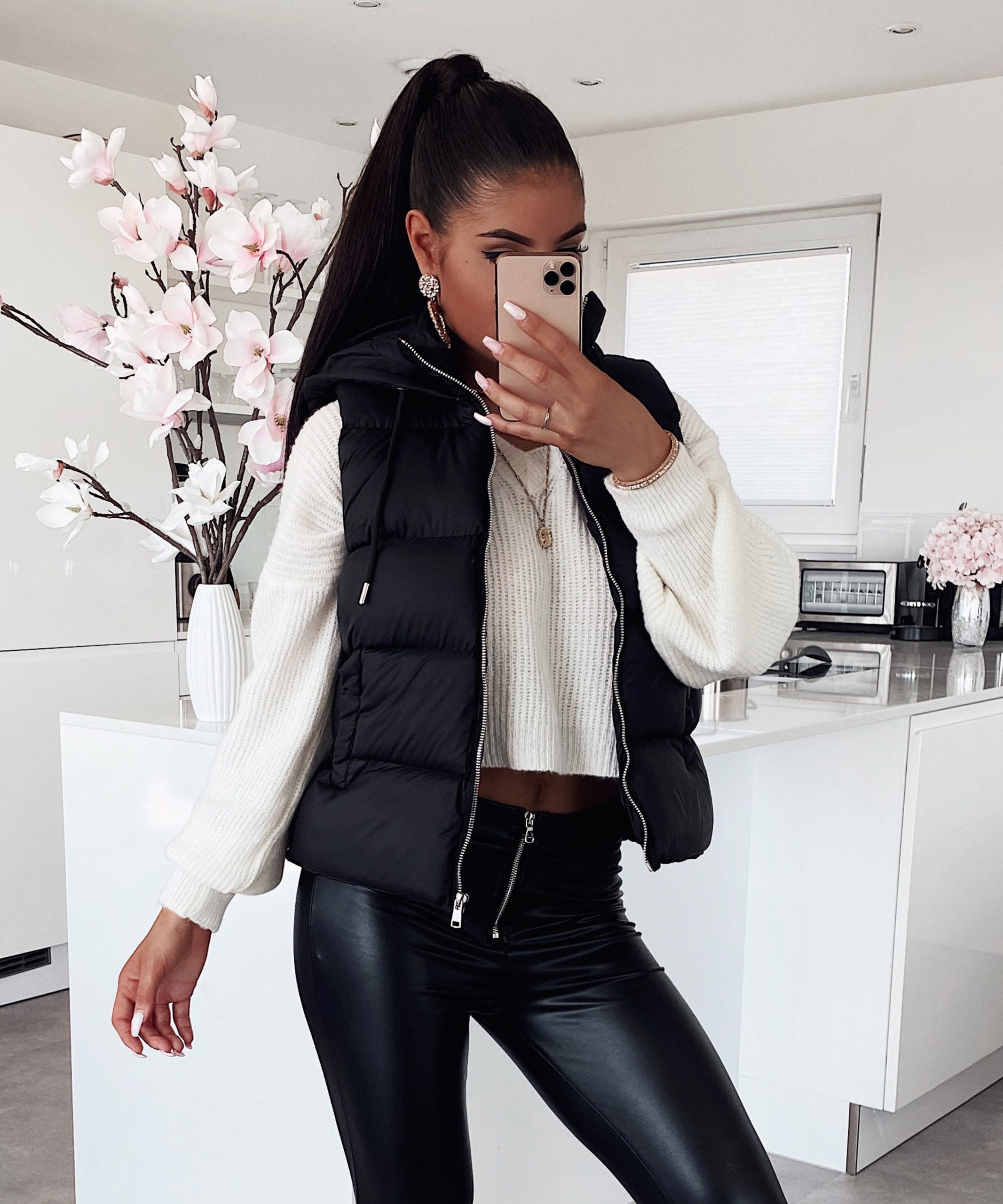 Aurelia | Kurzjacke mit Kapuze und regulärer Passform für Frauen