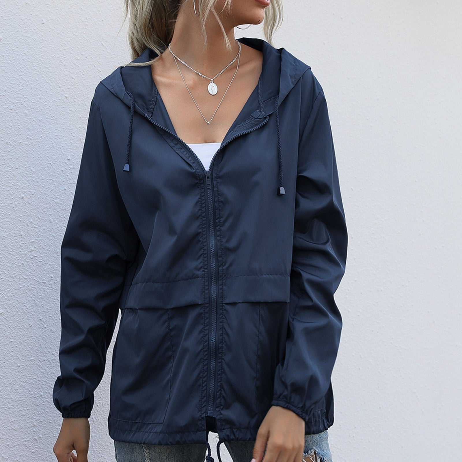 Liora | Regenmantel mit winddichtem Schutz und stilvollem Design für Frauen
