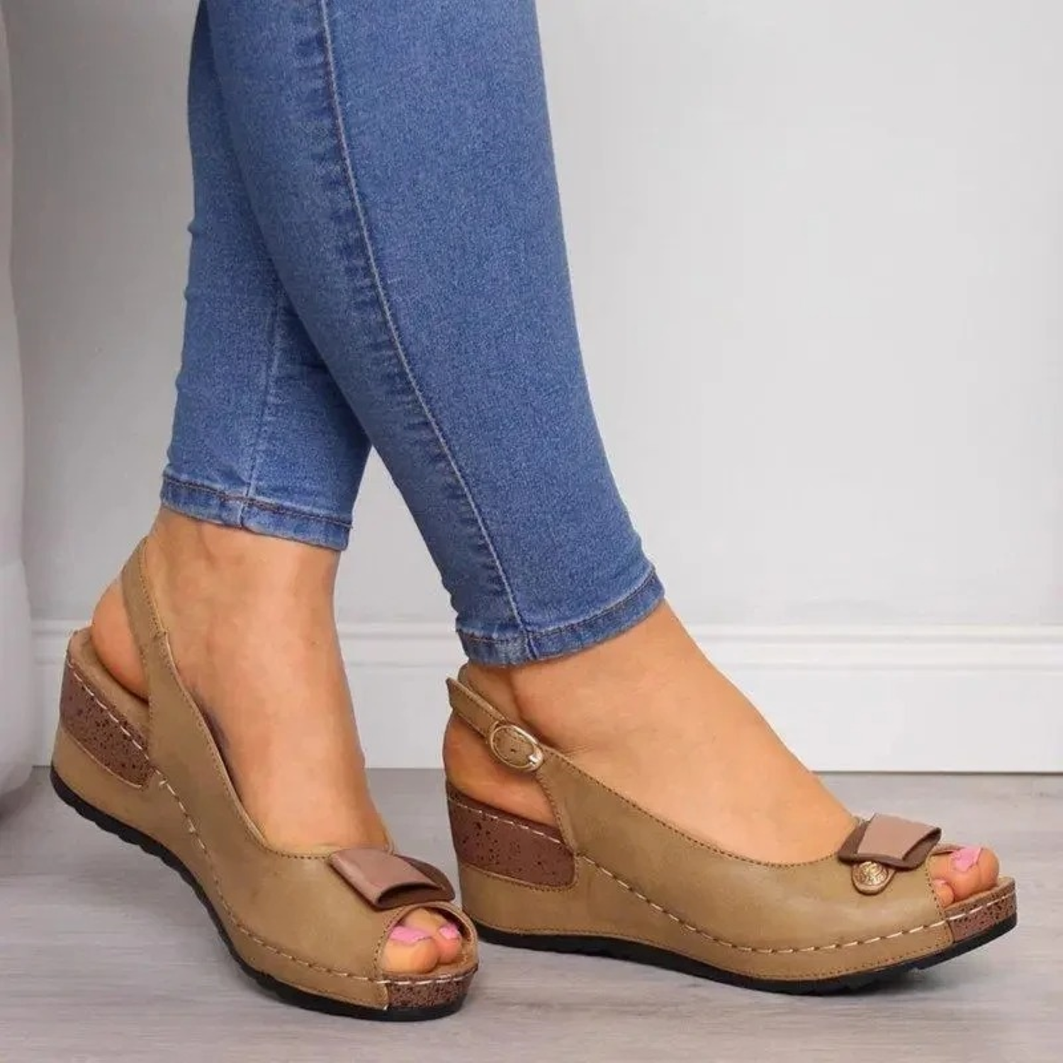 VIDA Damen Sandalen mit metallischem Knopfdetail