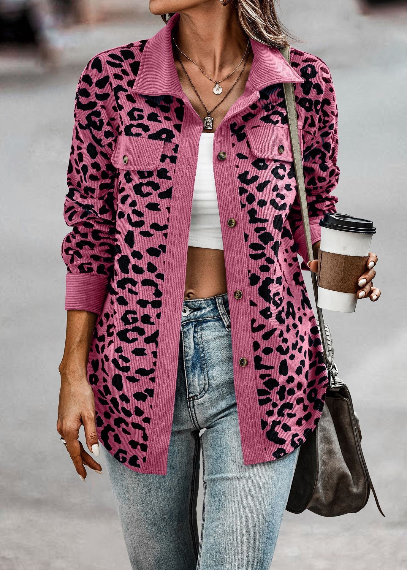 Liora | Jacke mit Ungezähmtem Leopardenmuster und Stilvollem Design für Frauen