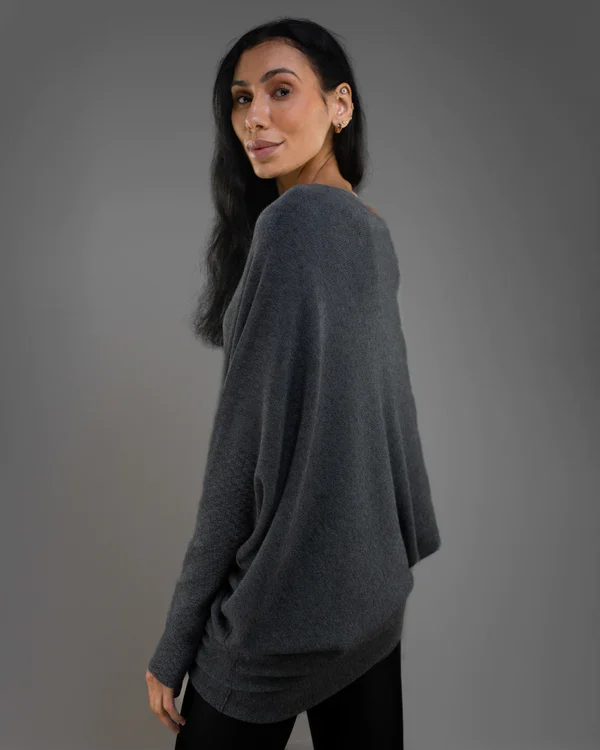 Celestia | Pullover mit Asymmetrischem Design und Atmungsaktivem Stoff für Frauen