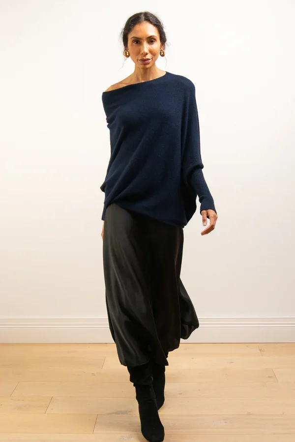 Celestia | Pullover mit Asymmetrischem Design und Atmungsaktivem Stoff für Frauen