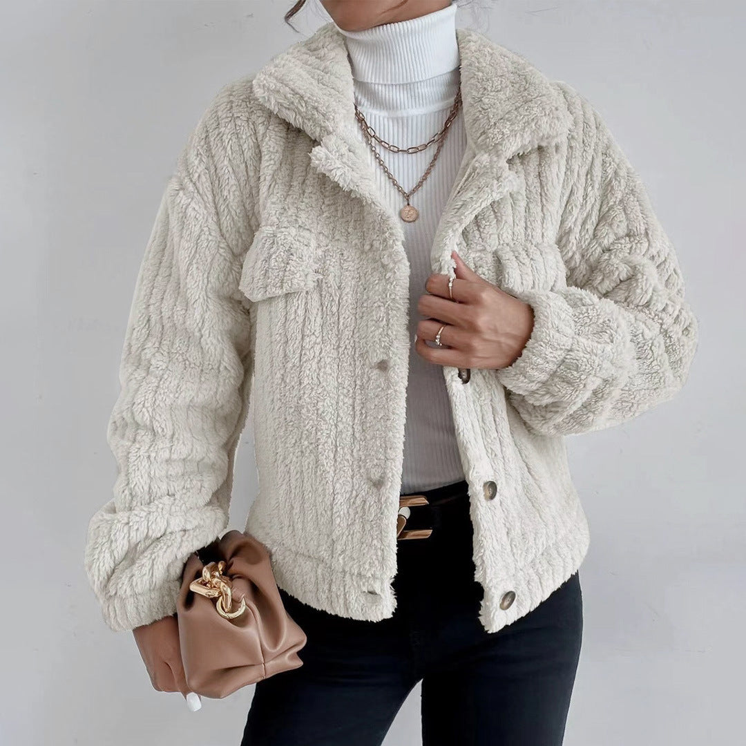 Liora | Jacke aus dickem Plüsch mit eleganten Details und praktischen Taschen für Damen