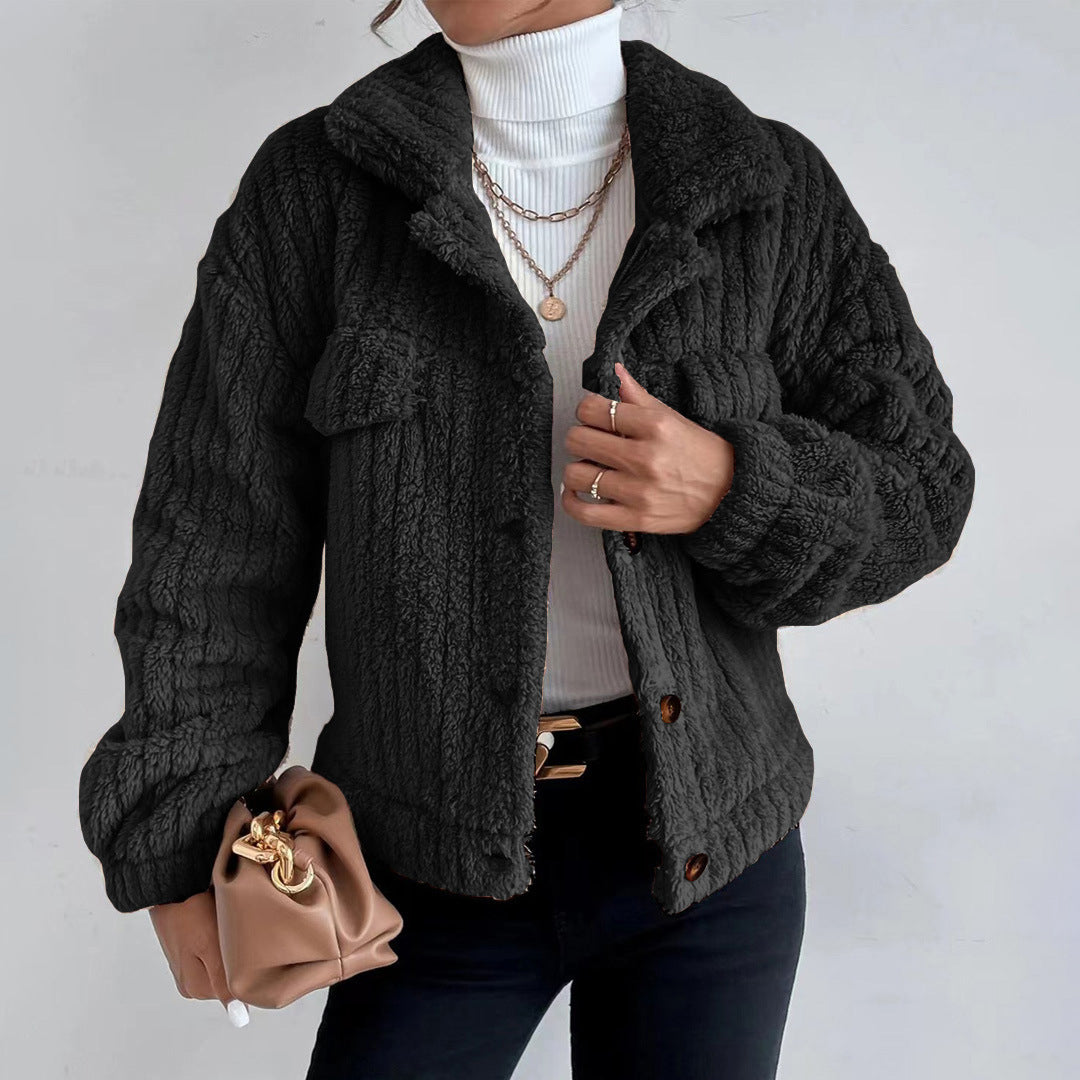 Liora | Jacke aus dickem Plüsch mit eleganten Details und praktischen Taschen für Damen