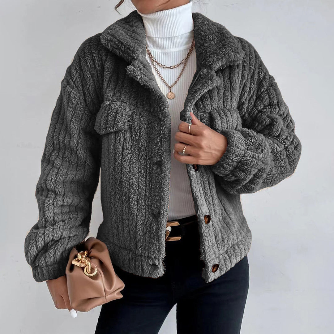Liora | Jacke aus dickem Plüsch mit eleganten Details und praktischen Taschen für Damen