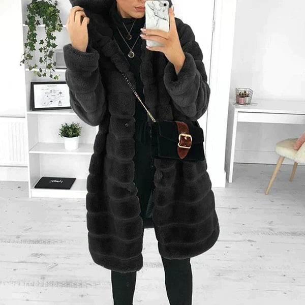 Livia | Wintermantel mit Eleganter Kapuze und Gemütlicher Wärme für Frauen