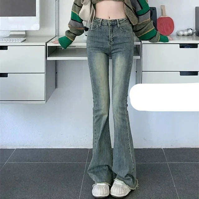 Verona | High-Waist Flare Jeans mit Nostalgischem Charme und Bequemer Passform für Damen