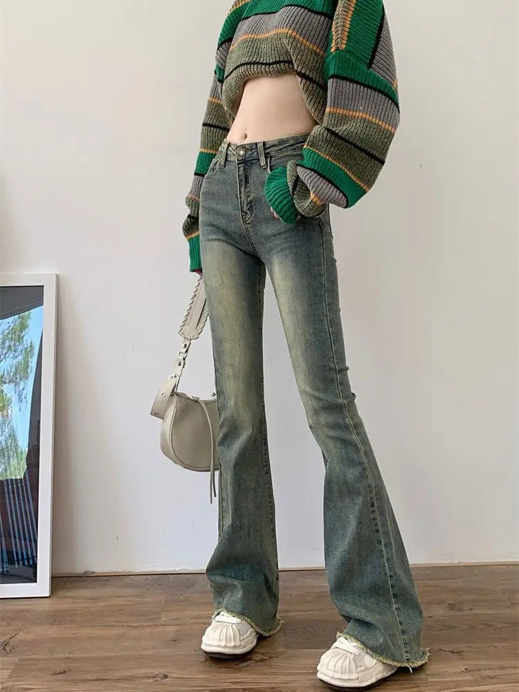 Verona | High-Waist Flare Jeans mit Nostalgischem Charme und Bequemer Passform für Damen