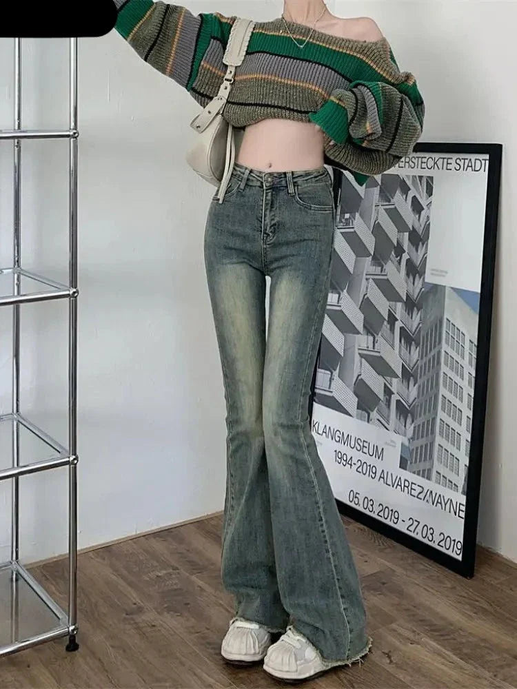 Verona | High-Waist Flare Jeans mit Nostalgischem Charme und Bequemer Passform für Damen