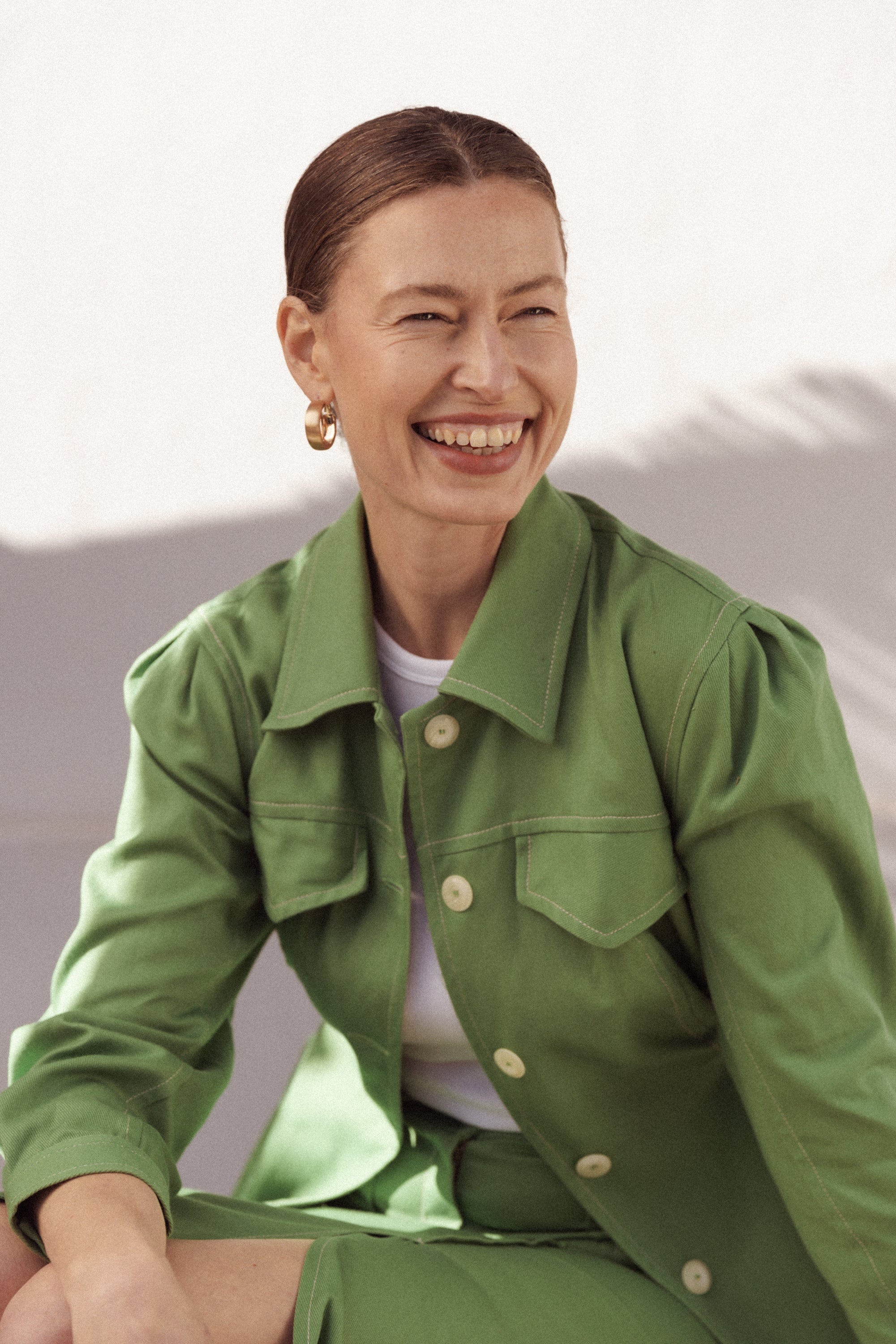 Luna | Jacke mit eleganten Ballonärmeln und kontrastierenden Nähten für Frauen