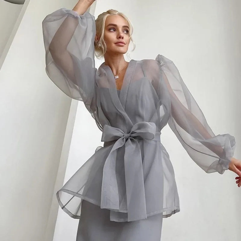Zephyr | Durchsichtige Organza-Bluse mit Bindegürtel