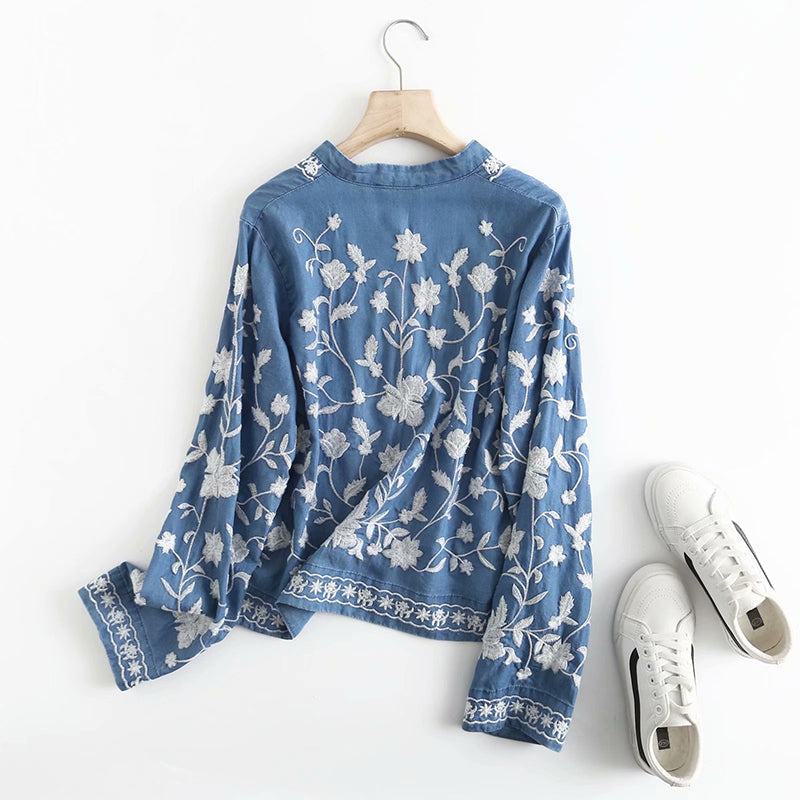 Zephyr | Bestickte Blumenbluse mit Knopfleiste