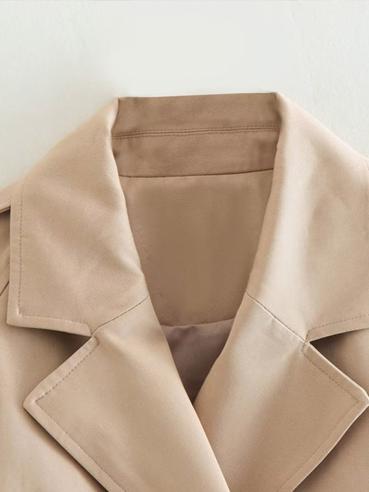 Celeste | Trenchcoat mit verstellbaren Ärmeln und schickem Design für Frauen