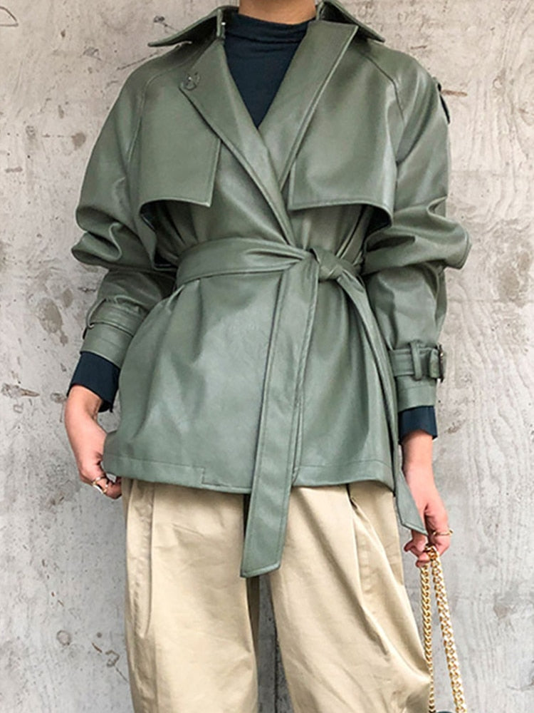 Livia | Lederjacke mit Gürtel und Eleganter Silhouette für Frauen