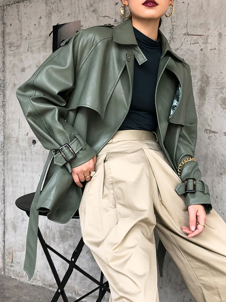 Livia | Lederjacke mit Gürtel und Eleganter Silhouette für Frauen