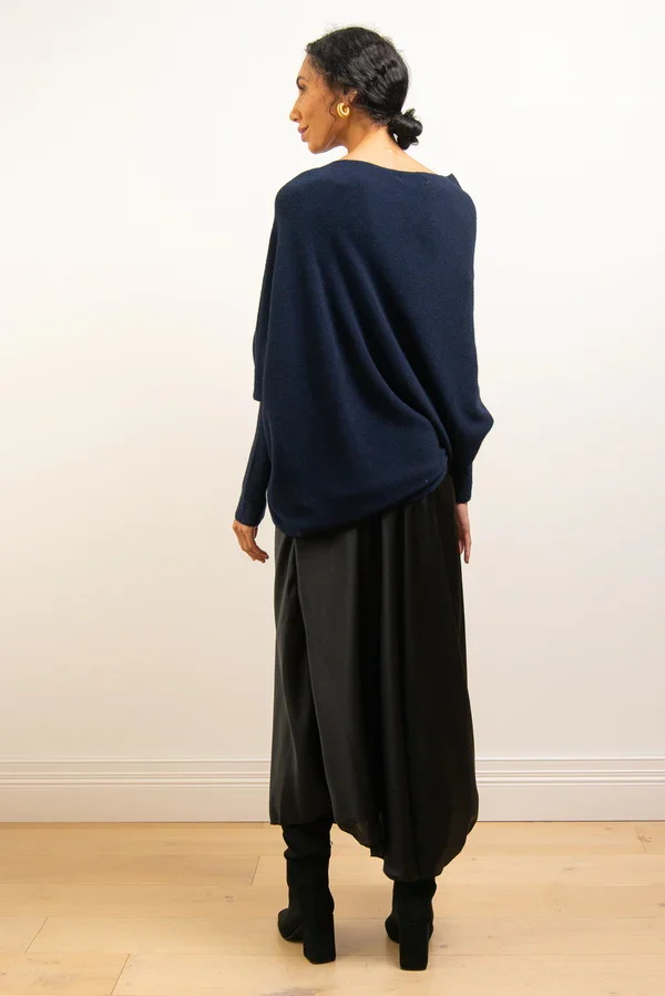 Celestia | Pullover mit Asymmetrischem Design und Atmungsaktivem Stoff für Frauen