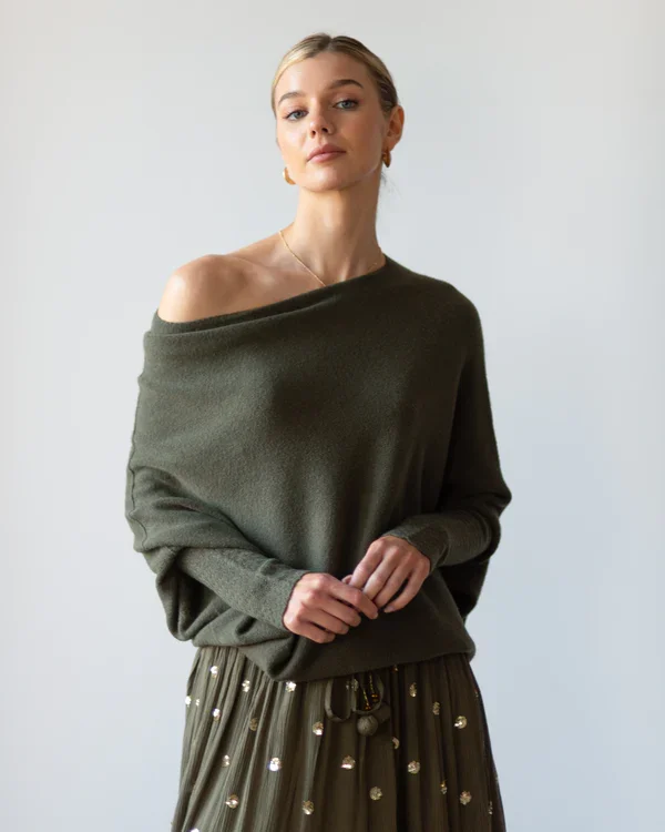 Celestia | Pullover mit Asymmetrischem Design und Atmungsaktivem Stoff für Frauen