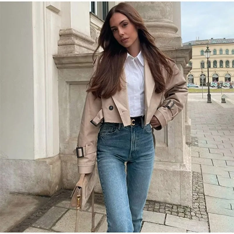 Celina | Kurzjacke mit Eleganter Passform und Hochwertigen Materialien für Frauen