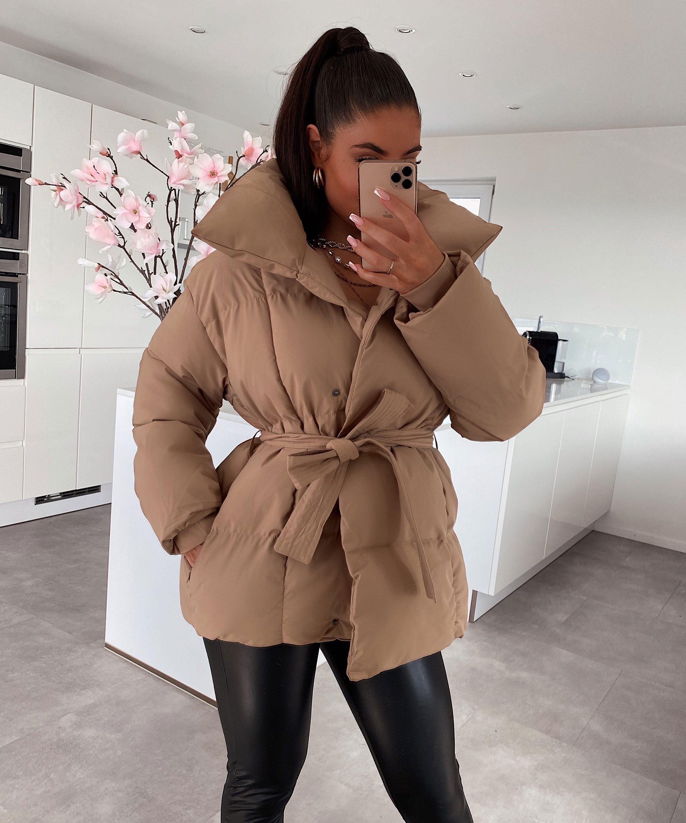 Celestia | Kurzjacke mit Wärmeschutz und geräumigen Taschen für Frauen